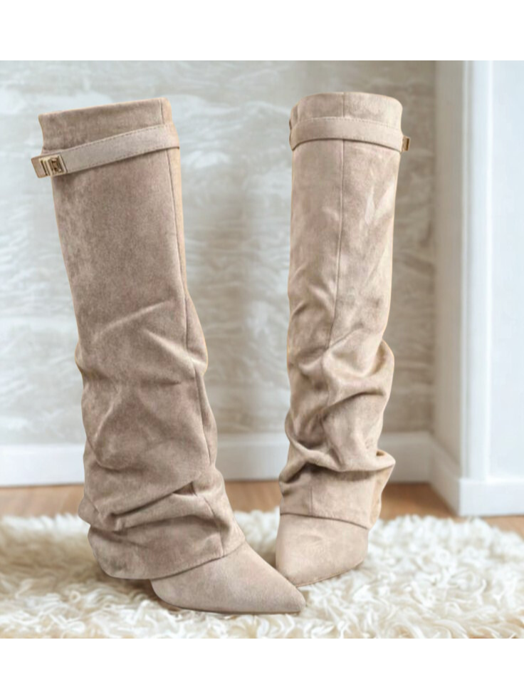 Divaura Suede Boots™